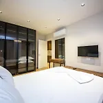 Ajdens Luxury Apartments Lungomare Daire *