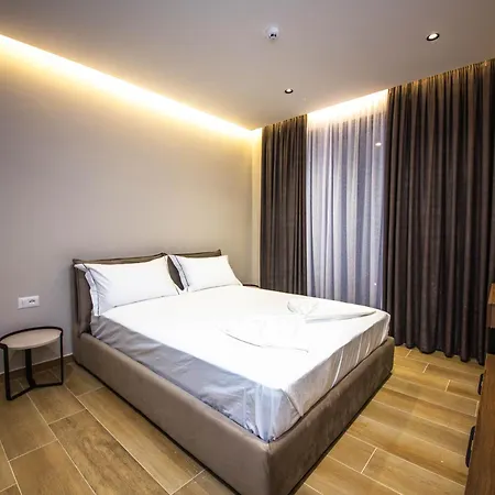 Ajdens Place アパート