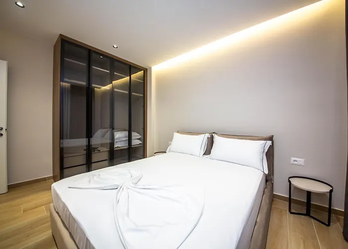 Ajdens Place * Vlorë